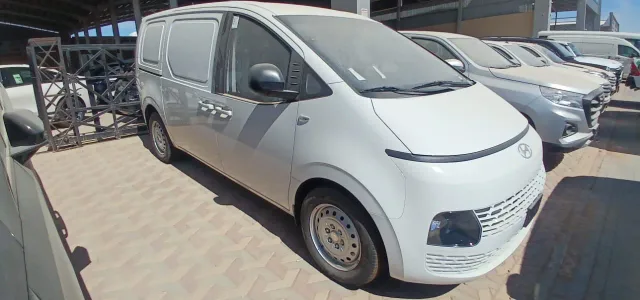 هيونداي ستاريا بضاعة 2026